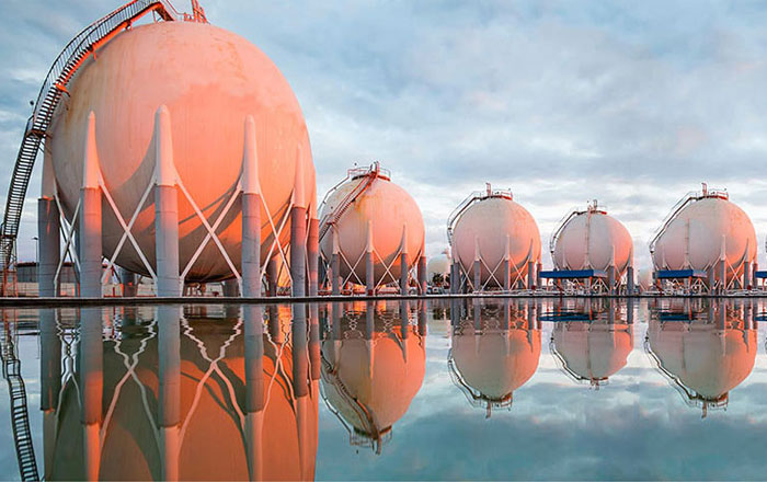 Petrochemical refinery