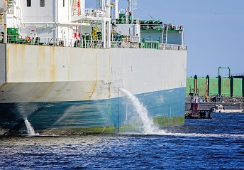 Oil tanker